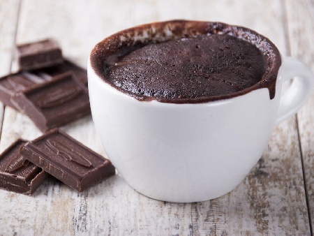 Кекс в чаша с шоколад и фъстъчено масло в микровълнова фурна - снимка на рецептата